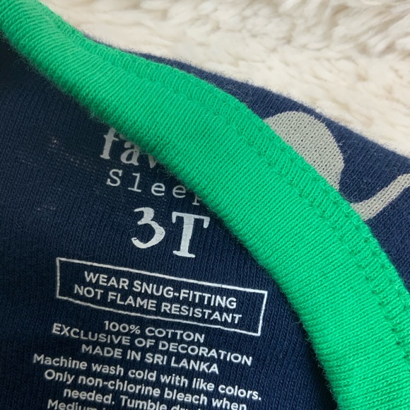 NWOT Dinosaur zip up pajamas. Size 3t - Picture 5 of 6